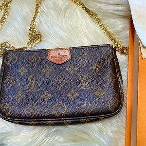 Lv pochette